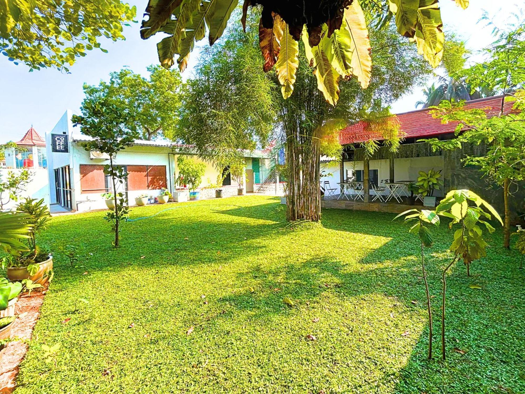 The Ivy Lake Anuradhapura Ngoại thất bức ảnh